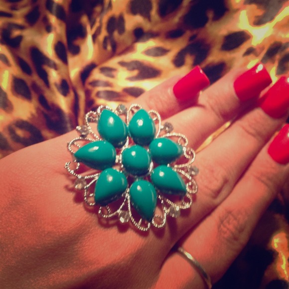 Beautiful Flower Ring 🌸
