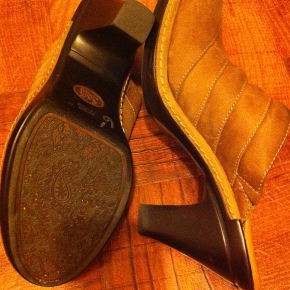 Brown Shoes - Picture 3 of 3