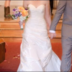 Wedding dress: Priscilla of Boston, Vineyard line