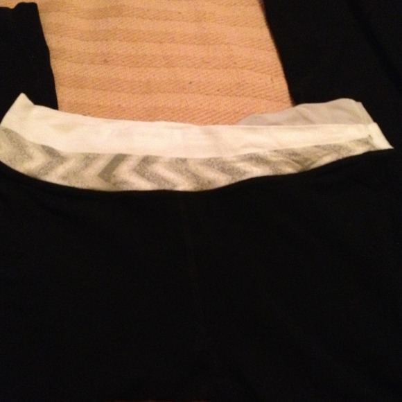 Preloved Lululemon Luon Size 12 yoga pants