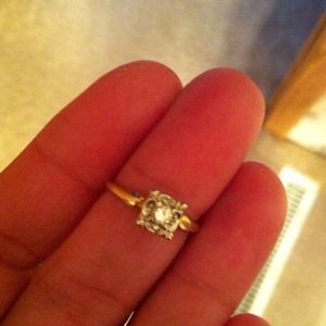 Antique wedding ring. Size 6.  14k gold.