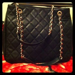 Black quilted shoulder bag