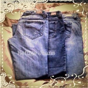 ⛔Traded⛔ Lot of 3 Refuge Jeans👖
