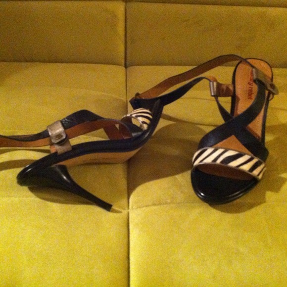 Luxury Rebel Sandal 🚫Trade - Picture 3 of 4