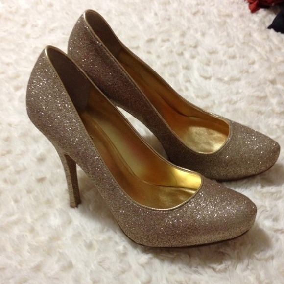 Guess shoes, size 7 worn once! Perfect condition! - Picture 2 of 4