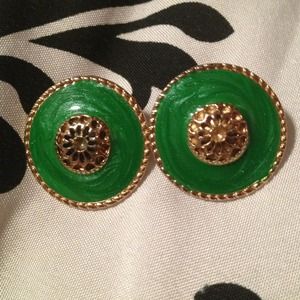 Very cute earrings!