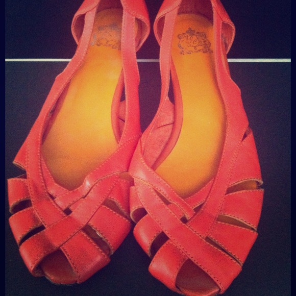 ☑️BUNDLED - Cute vintage inspired peep toes