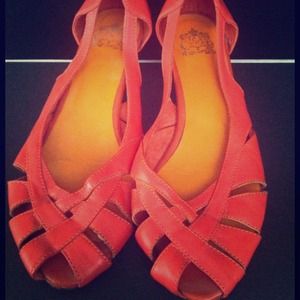 ☑️BUNDLED - Cute vintage inspired peep toes