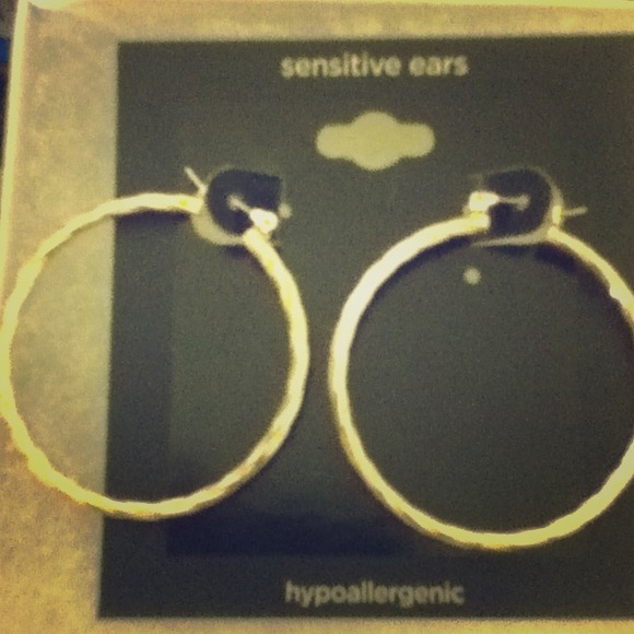 💙Twisted silver hoops