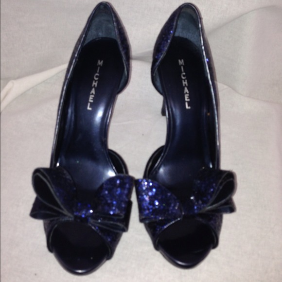 Micheal D'orsay blue sparkle pump