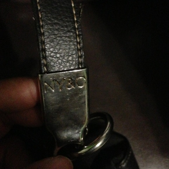 Black New York & Company Purse - Picture 3 of 4