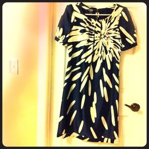 Beautiful dress. Comfortable and classy!