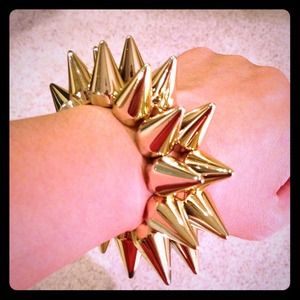 Spiked bracelet