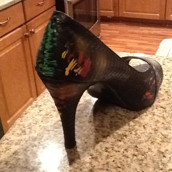 Hand painted open toe shoe - Picture 3 of 3