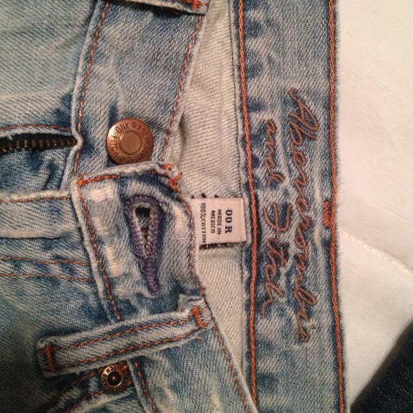 Light wash Abercrombie and Fitch Jeans 00R - Picture 2 of 3