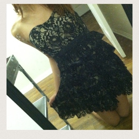 lace dress 👽