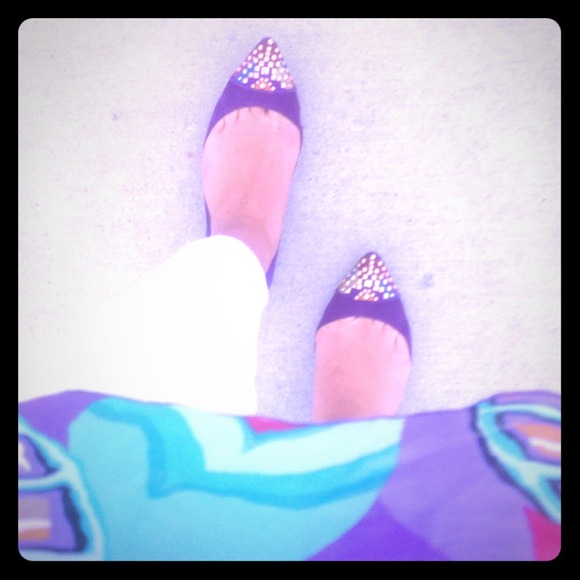 📵🙅✋SOLD ON EBAY Steve Madden purple stud flats