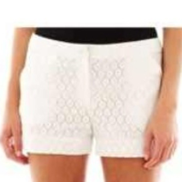 Nicole Miller Pants - Nicole Miller white lace shorts sz 10
