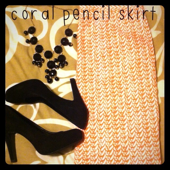 ***SOLD*** Beautiful coral patterned pencil skirt