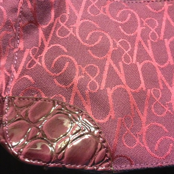 NY&Co. Small Raspberry Purse - Picture 2 of 3