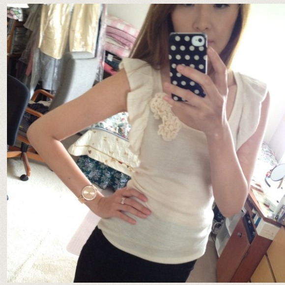 🔴SOLD🔴💖Cream Floral Shirt💖