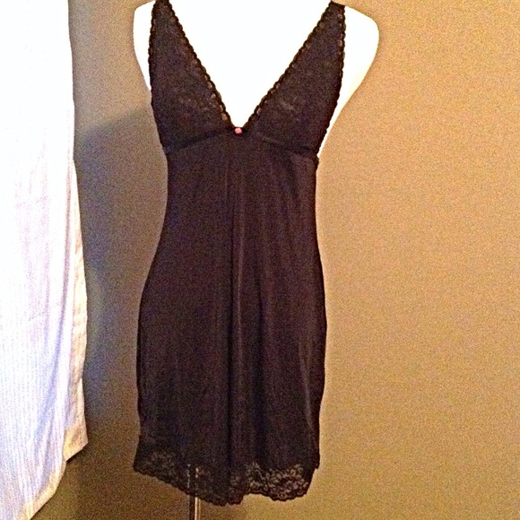 SOLD**Black nighty Victoria Secret Like New!