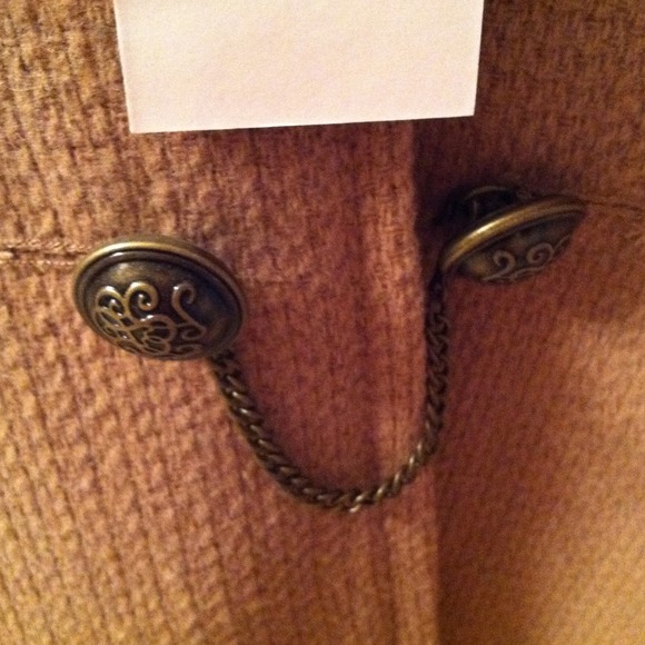 ❌Consignment❌Jessica Simpson Cape-NWT - Picture 2 of 3