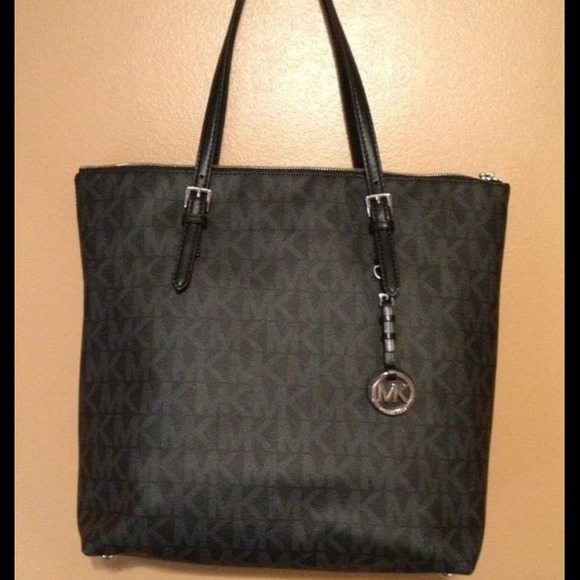 ⚡⚡SOLD👏👏👏 - Picture 1 of 4