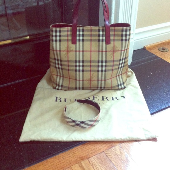 💥💥SOLD 💥💥AUTHENTIC BURBERRY TOTE