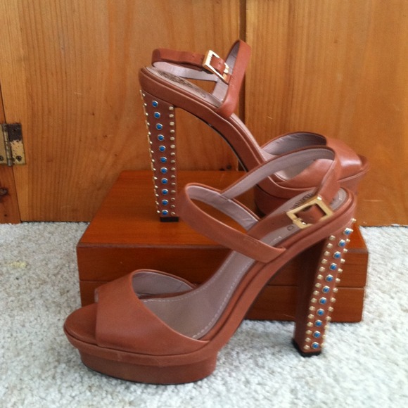 Sold to Friend New Vince Camuto Cairo Heels Size