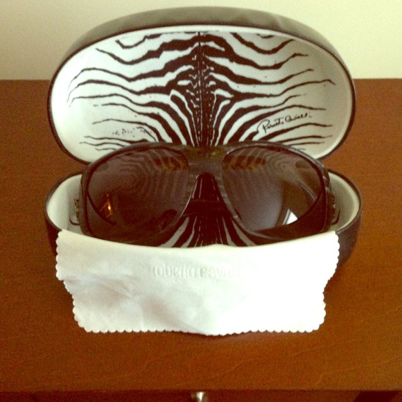 🎉HOST PICK!🎉 Roberto Cavalli sunglasses