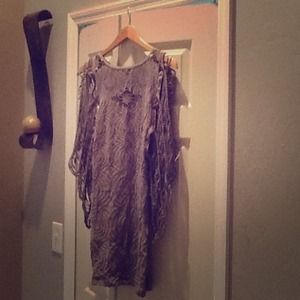 Gray fitted dress. 92% Nylon 8% Spandex