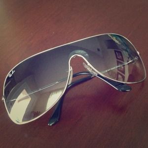 💯% Authentic Ray Ban Aviators with ombré tint 👓