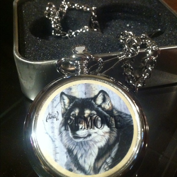 Avon Majestic Encounters Pocketwatch "Wolf"