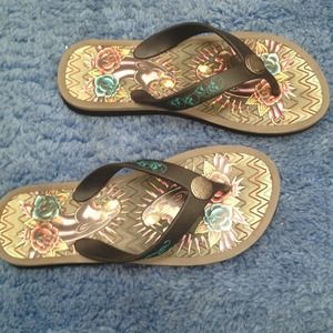 🌺TRADED with @shanlyn🌺Ed Hardy Sandals