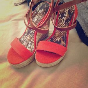 Orange wedges with snake skin sole