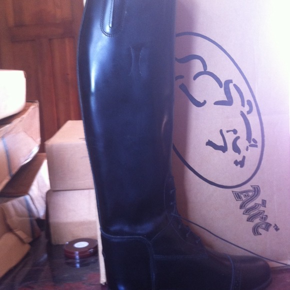 Field boots