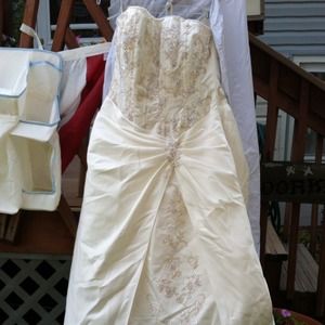 David's bridal wedding dress ivory 16w corset $300