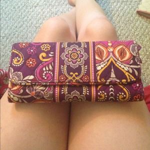 Reserved Vera Bradley wallet 💟