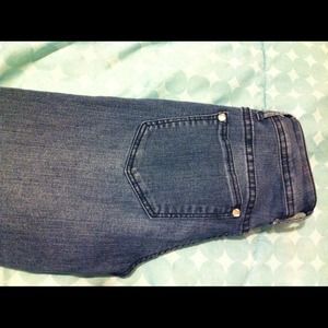 Denim stretch to fit jeans