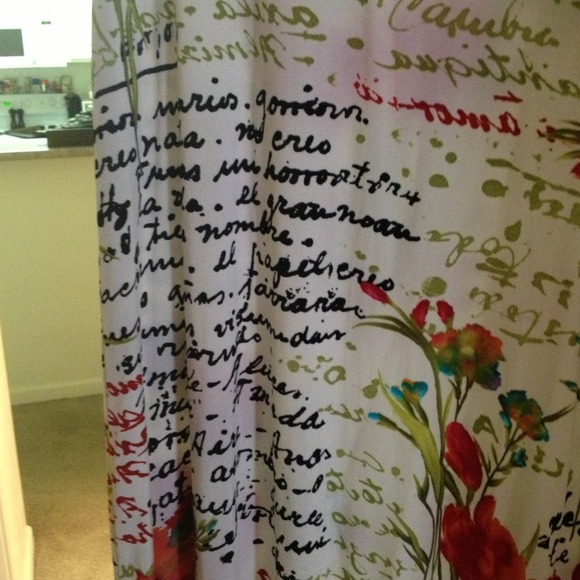 designer summer dress with French writing - Picture 3 of 4