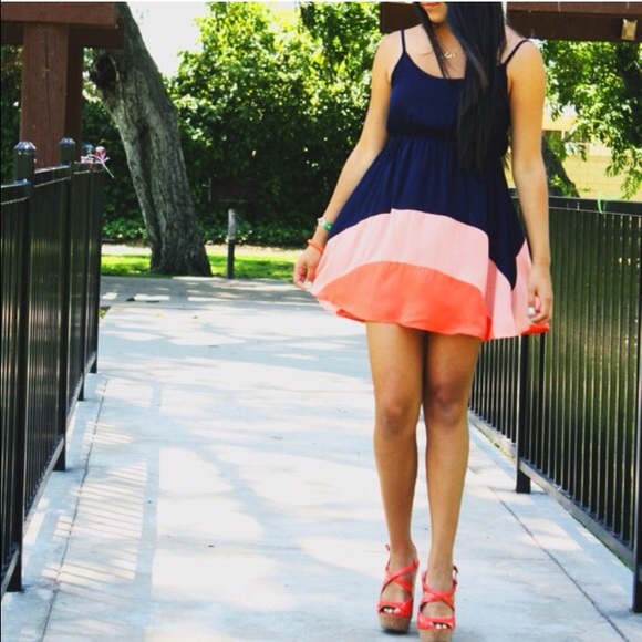 SOLD 🎉HP 🎉Navy Blue peach skater dress - Picture 4 of 4