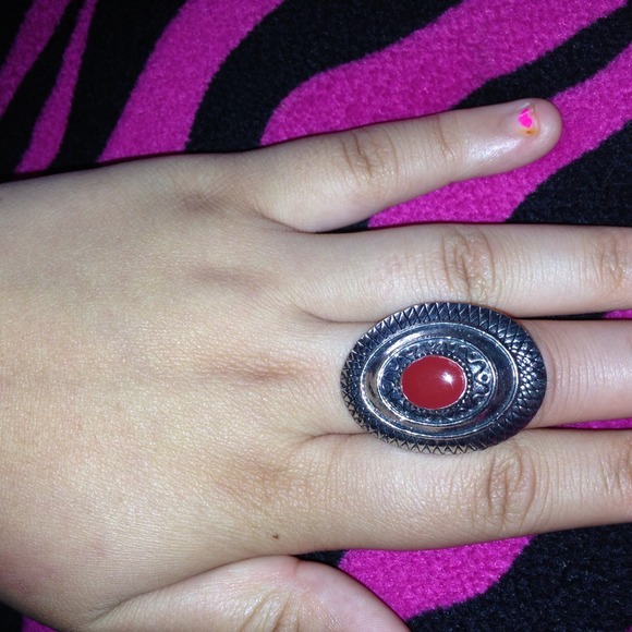 Cute unique ring - Picture 2 of 2