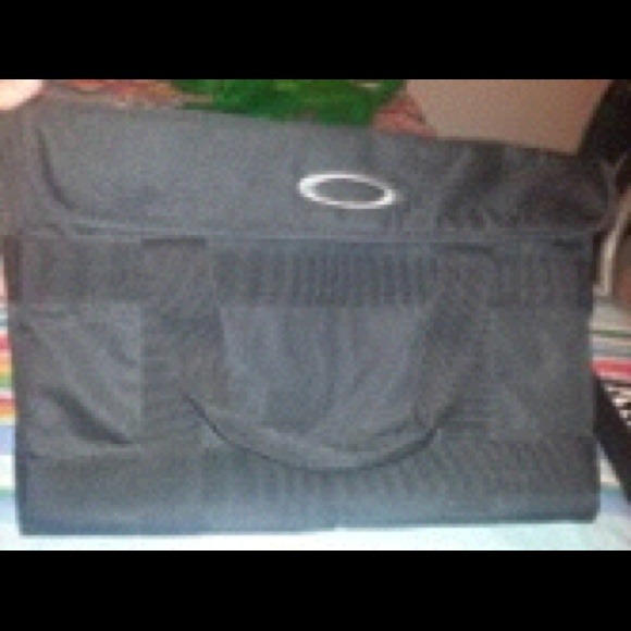 Laptop carrying case