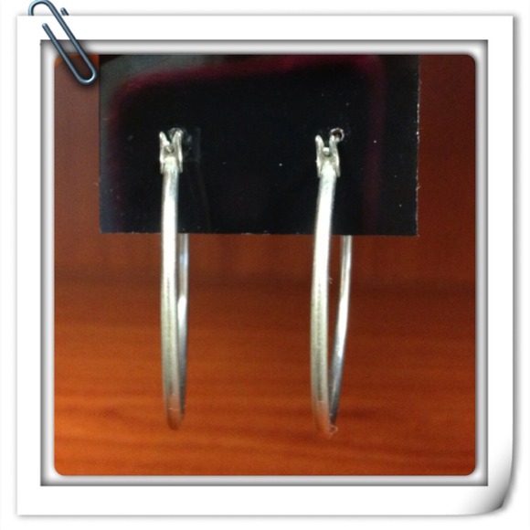 Earring - Picture 3 of 3