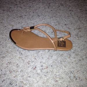 Dolce Vita tan/gold sandals! Look brand new!