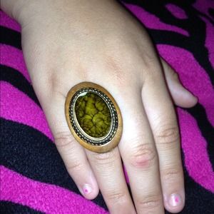 Green w/wood ring