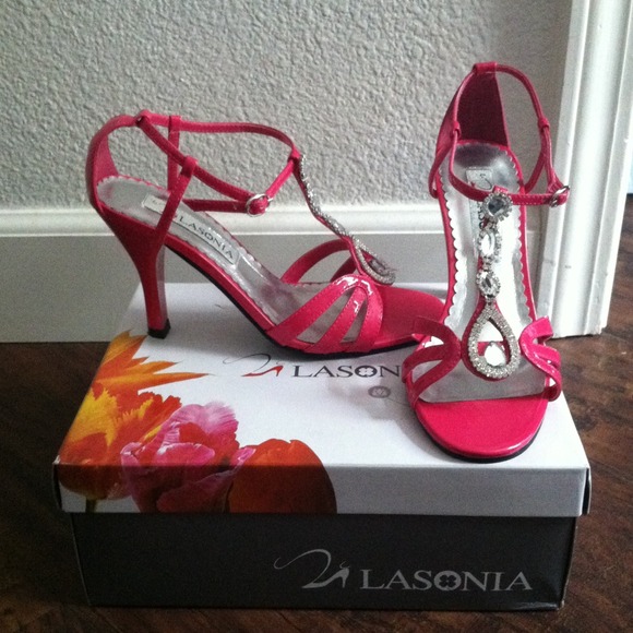 Hot pink heals