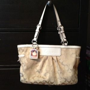 🌷 Reserved Coach purse