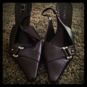 Sale🔥BCBG bronze pointy toe LEATHER heels